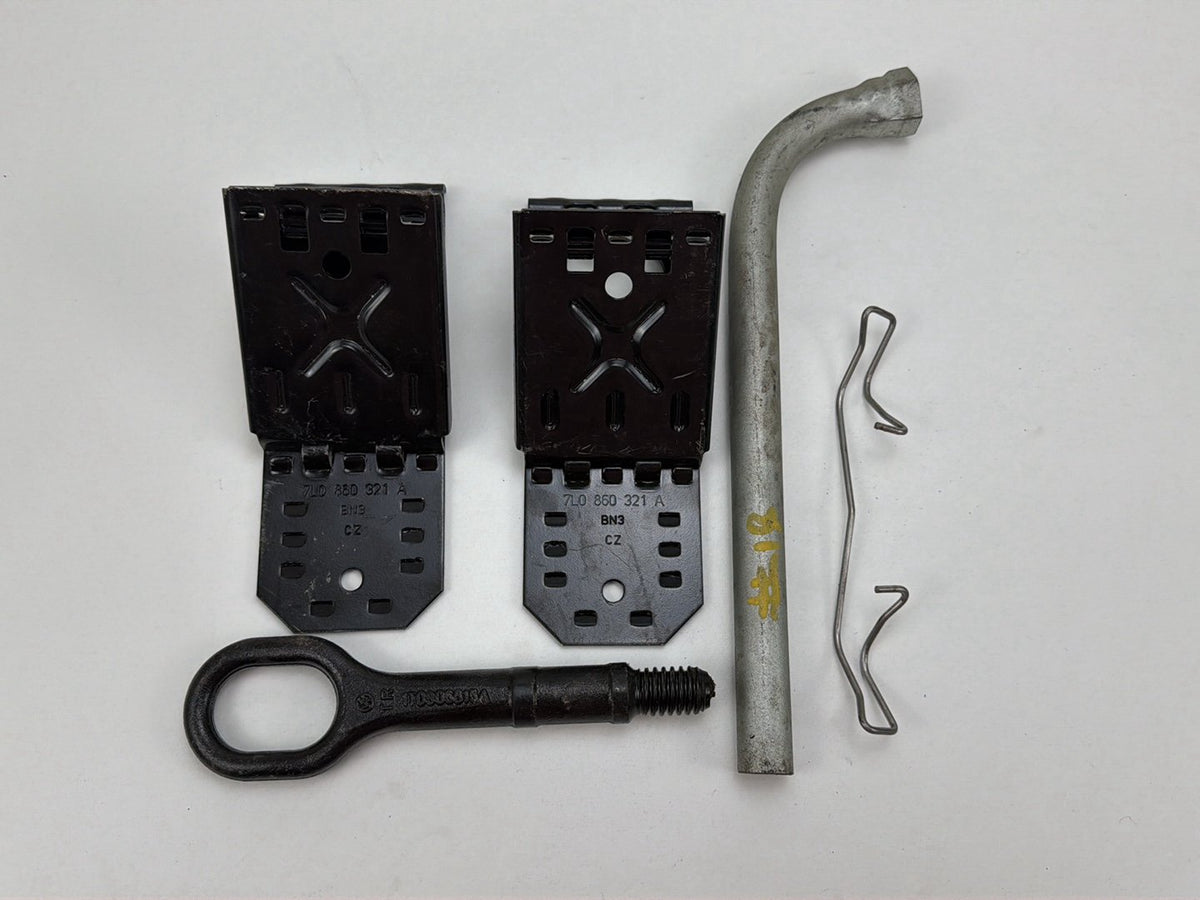 2013-2017 Volkswagen Tiguan Tow Hook Brace 7L0 850 321 A OEM