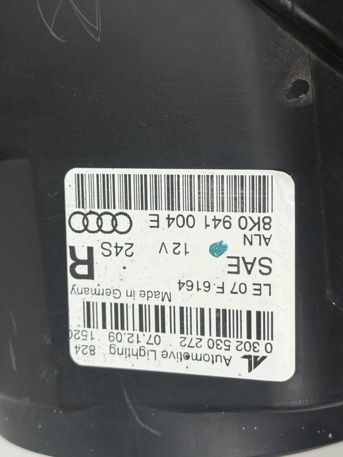 2009-2012 Audi A4 Right Passenger Side Headlight Headlamp 8K0941004E OEM