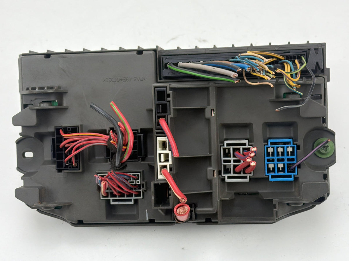 2010-2013 BMW X5 Fuse Box Junction Box Wire Harness Connector Plug 693168903 OEM