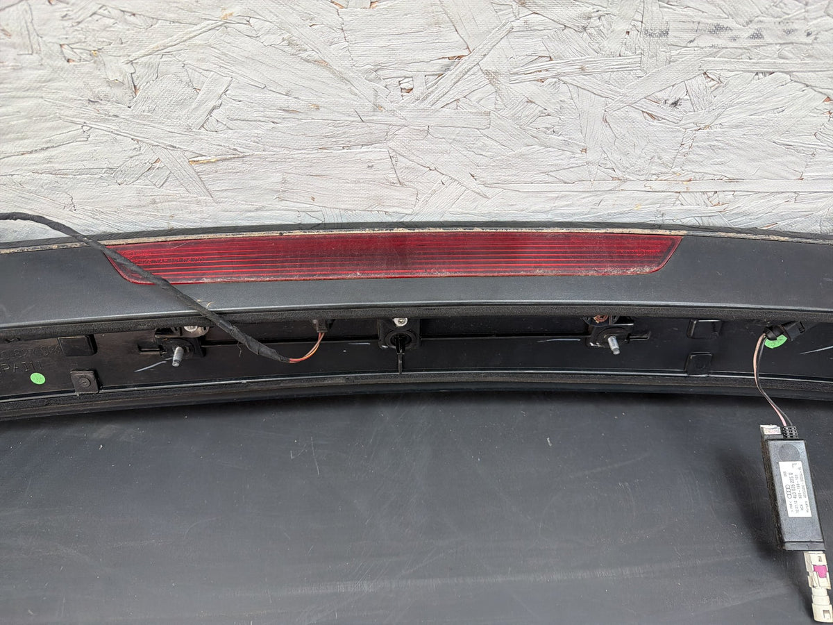 2009-2015 Audi Q7 Rear Tailgate Spoiler w/ 3rd Brake Light 4L0827933 OEM