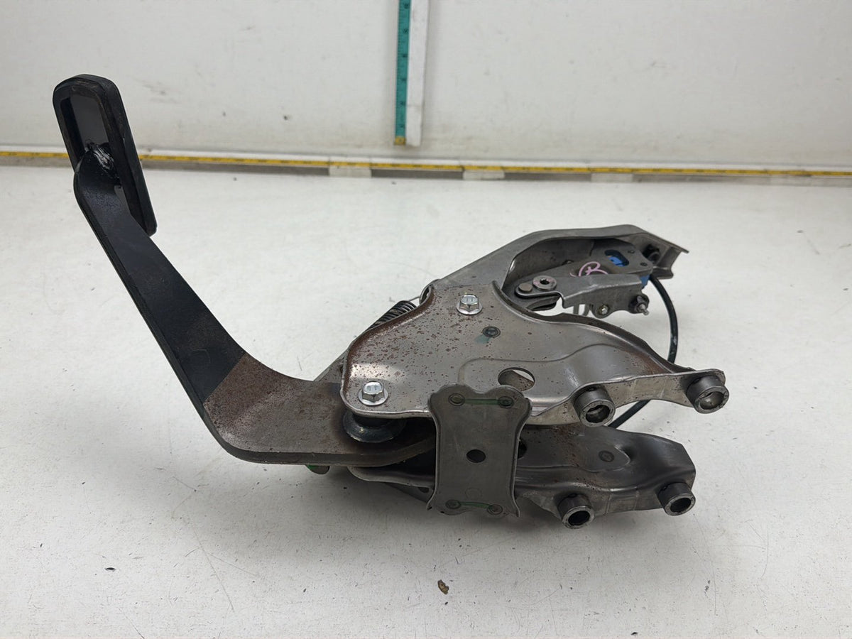 2017-2018 Toyota Sienna L30 - Brake Foot Pedal Assembly