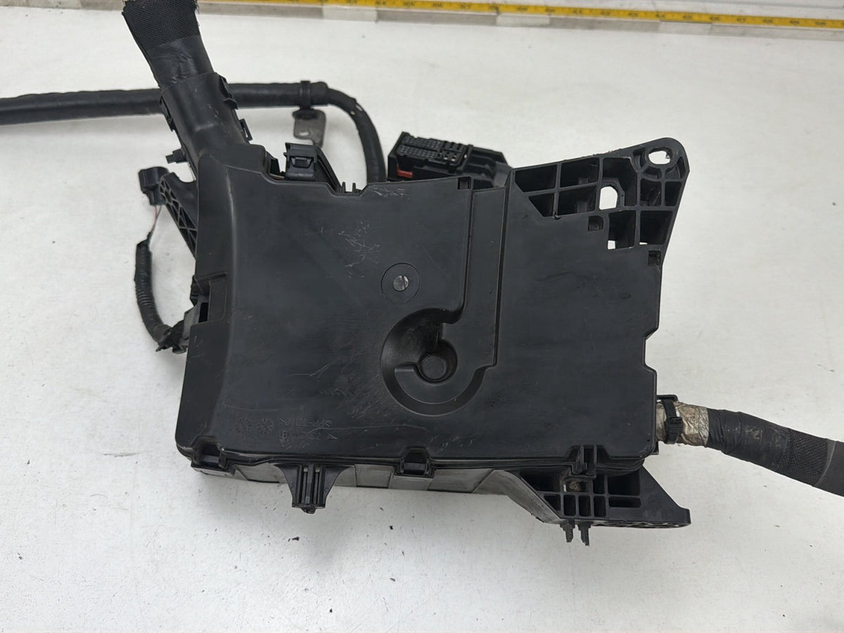 2010-2011 Toyota Prius 1.8L Engine Fuse Relay Box Block Assembly 82641-47040 OEM