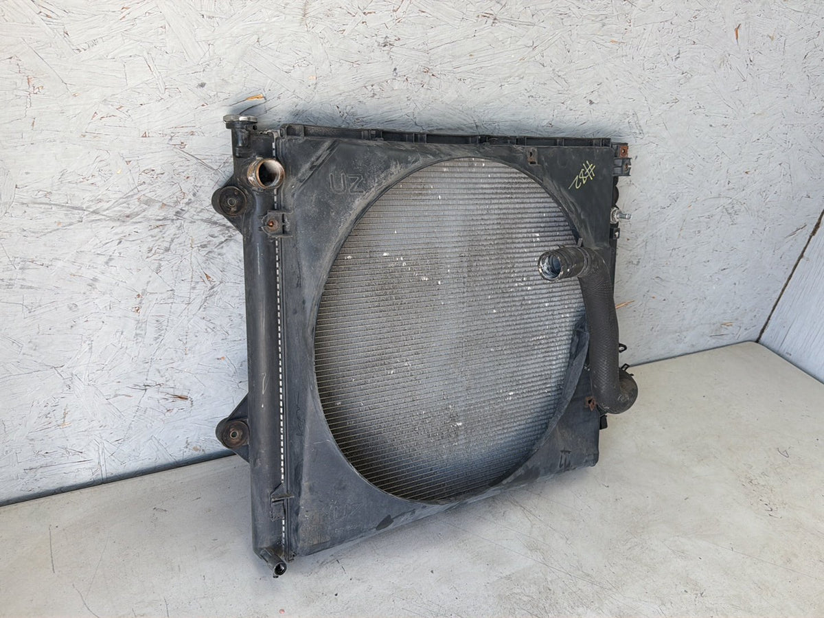 2003-2009 Toyota 4Runner Engine Coolant Radiator 16400-31354 OEM