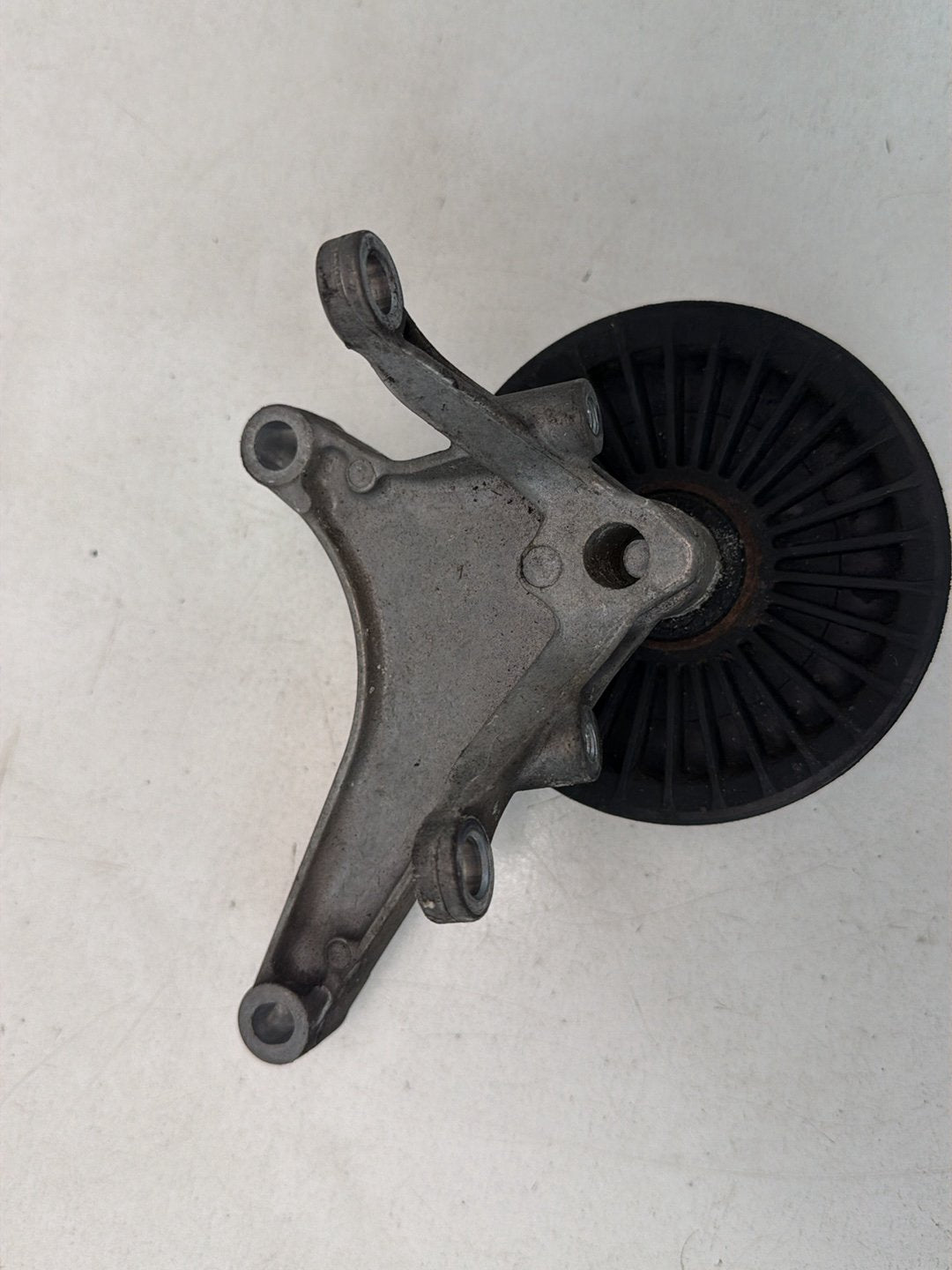 2012-2017 Mercedes-Benz S-Class W221 V-Belt Tensioner Pulley Mount OEM