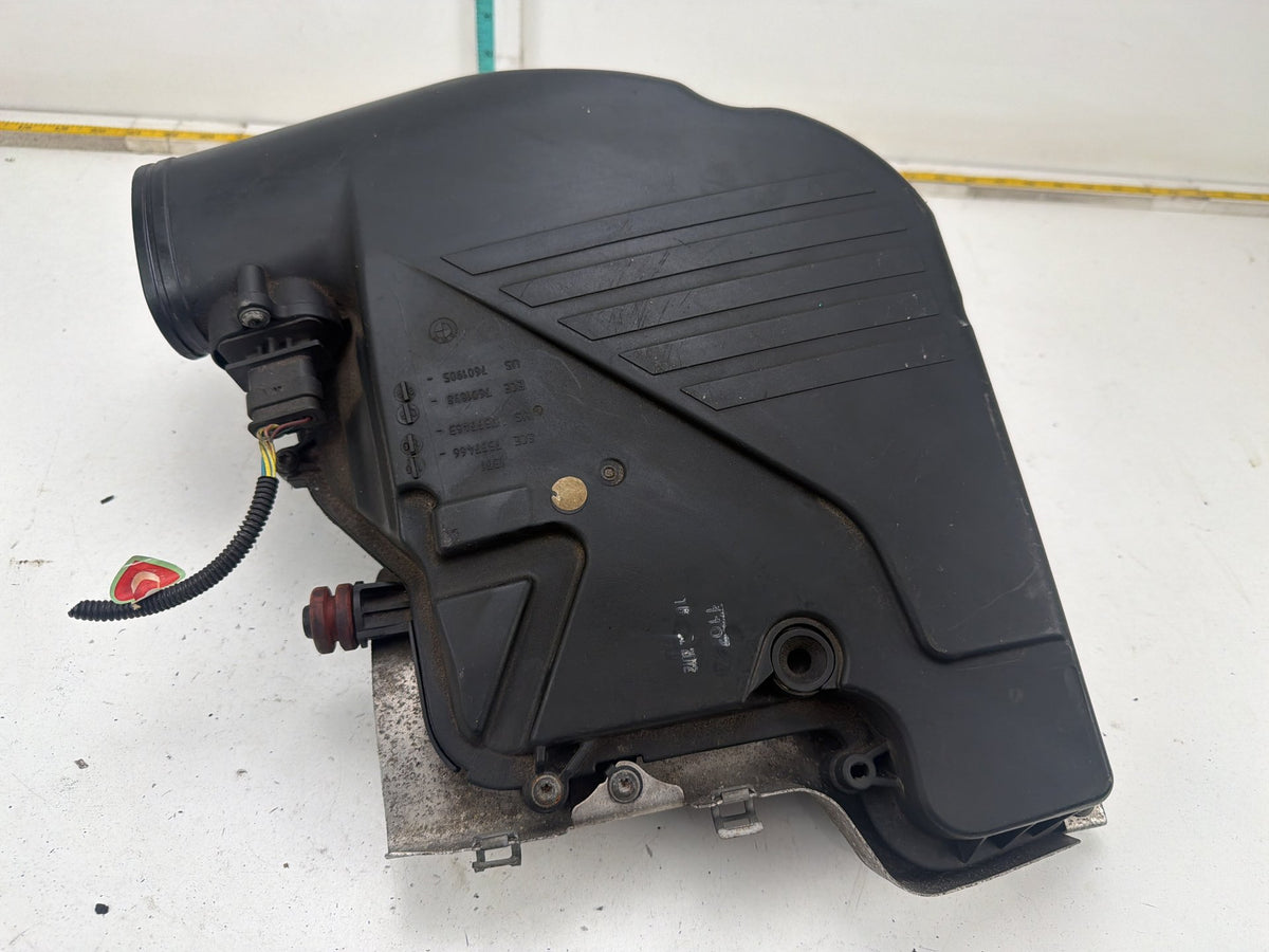 2011-2013 BMW 550i xDrive F10 Engine Air Cleaner Filter Housing 13717577466 OEM