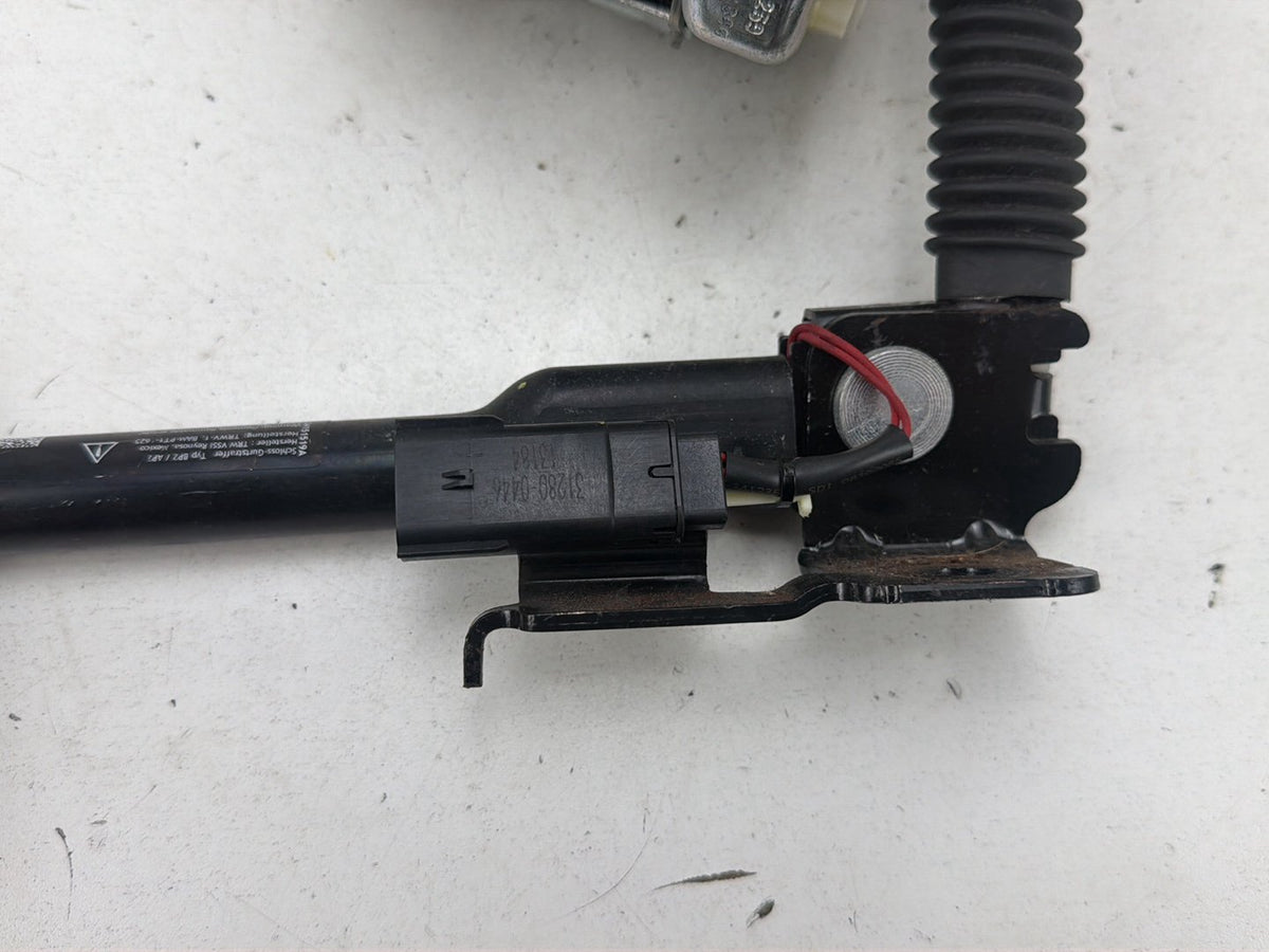 2011-2015 Ford Explorer Left Front Driver Seat Belt Retractor 34122861 OEM