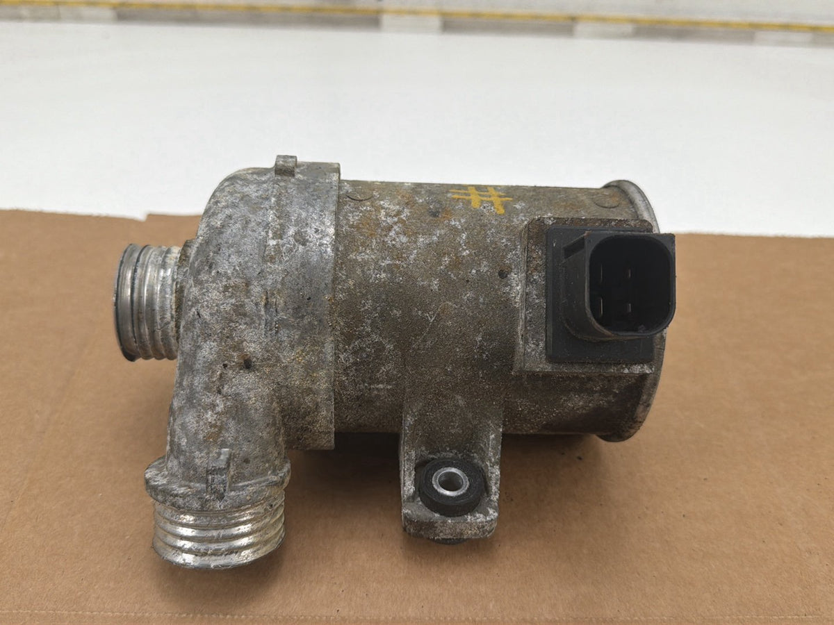 2012-2016 BMW 528i F10 Electric Coolant Water Pump 11517604027 OEM