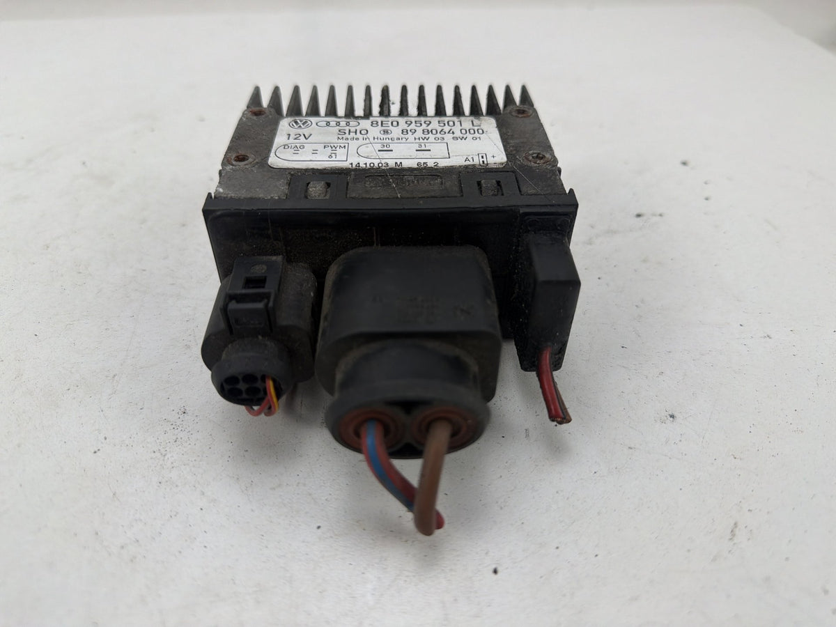 2004-2009 Audi A4 S4 Radiator Fan Control Module 8E0959501L OEM