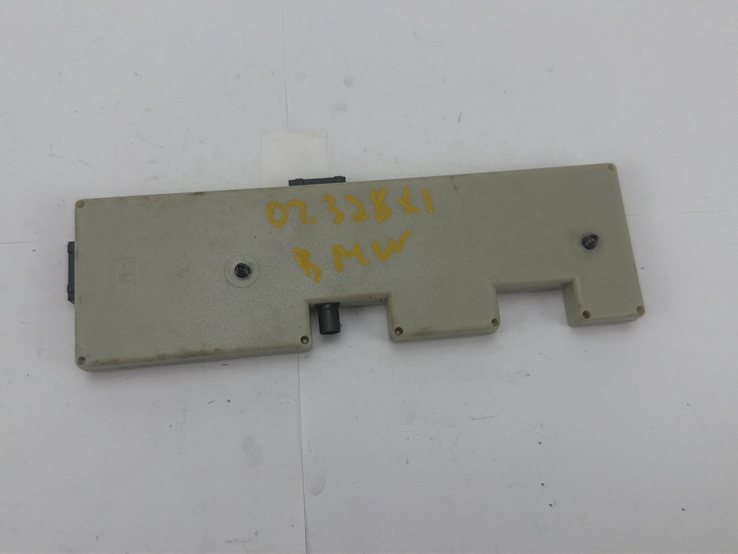 2007-2008 BMW 328xi Upper Roof Antenna Diversity Amplifier 315MHz 21367510 OEM