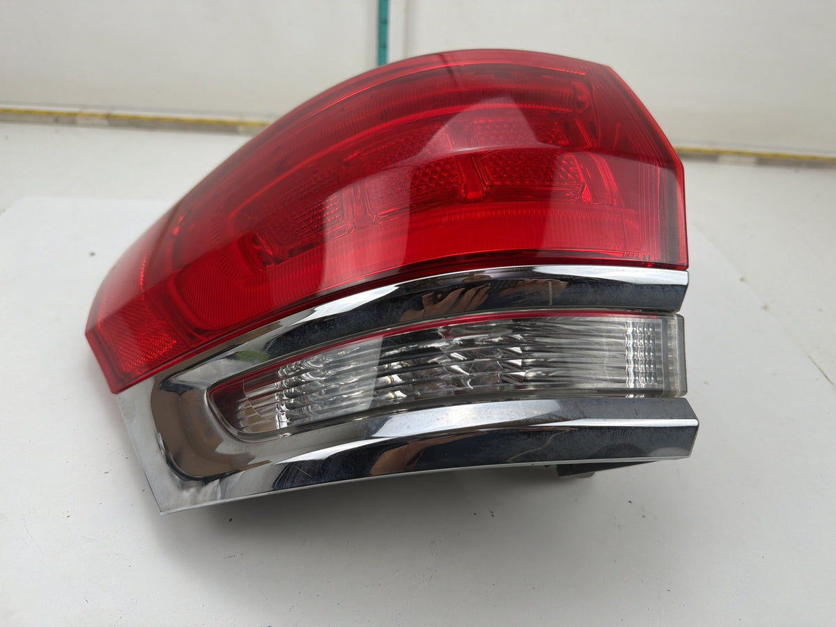 2014-2021 Jeep Grand Cherokee Rear Left Side Inner Tail Light P68110017AC OEM