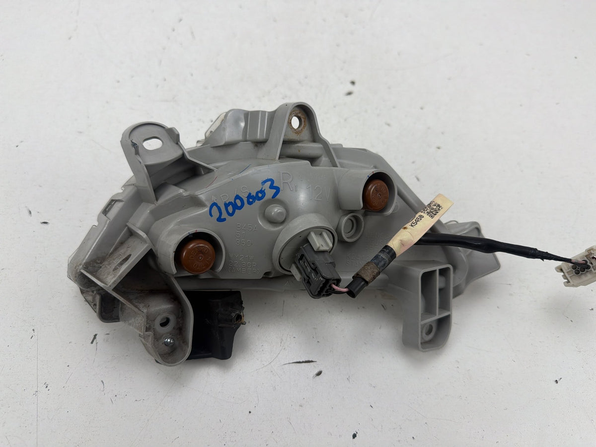 2014-2016 Mazda 3 Front Right Turn Signal Lamp Light B45A51350 OEM