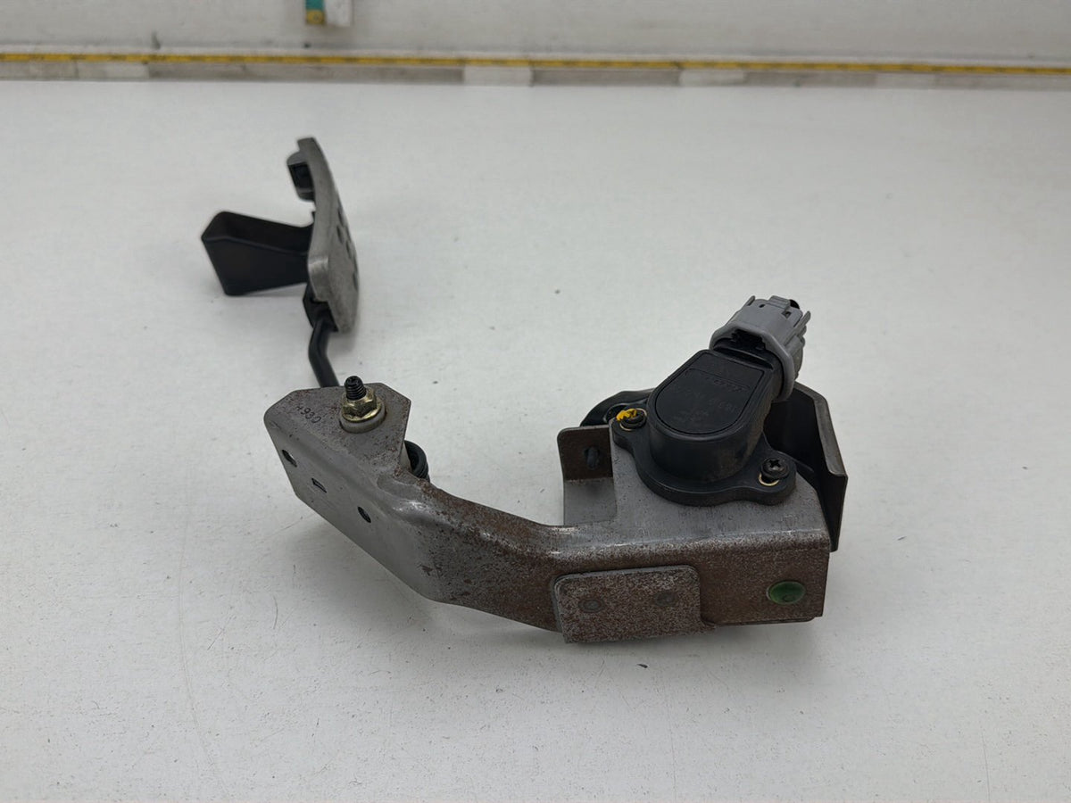 2003-2008 Nissan 350Z-Gas Pedal Sensor 18919AM810 OEM