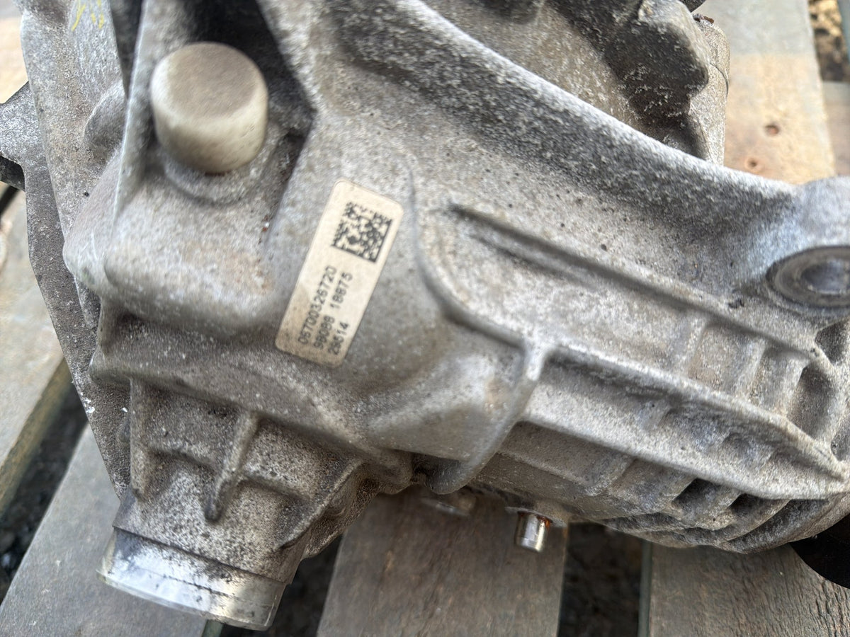 2014-2017 Maserati Quattroporte VI M156 3L 123K Front Differential Carrier OEM