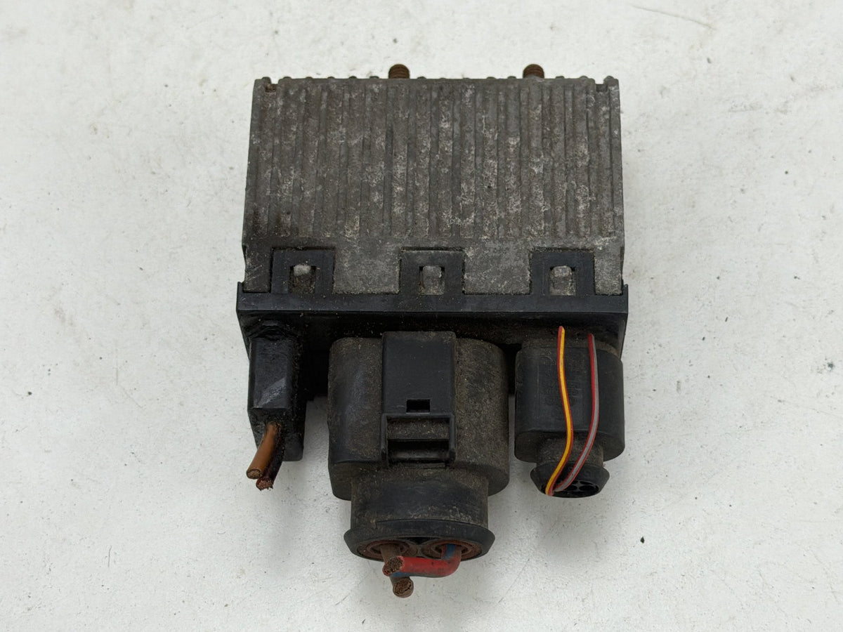 2004-2009 Audi A4 S4 Radiator Fan Control Module 8E0959501L OEM