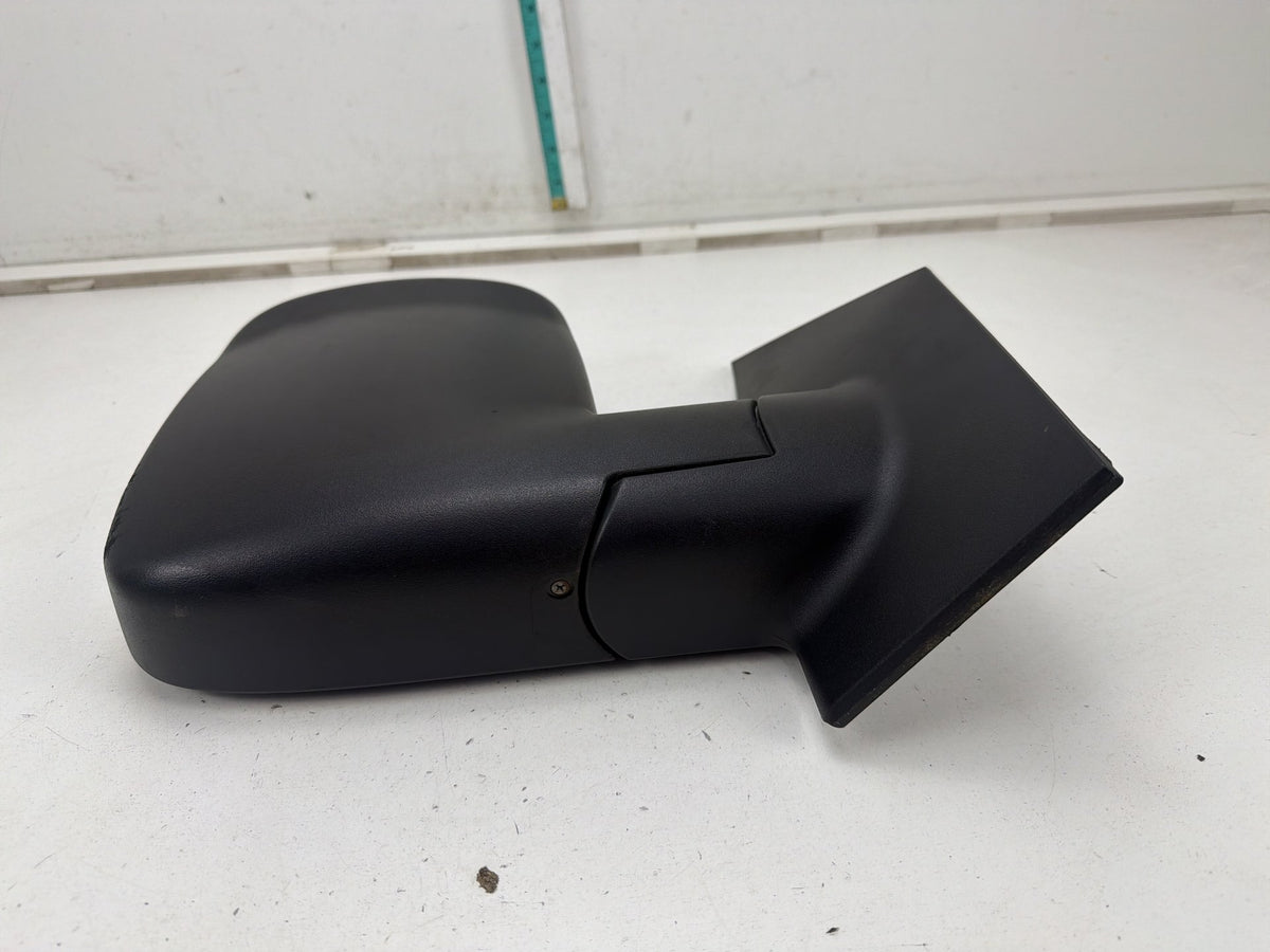 2003-2007 GMC Savana 2500 Front Right Passenger Side View Door Mirror Assembly