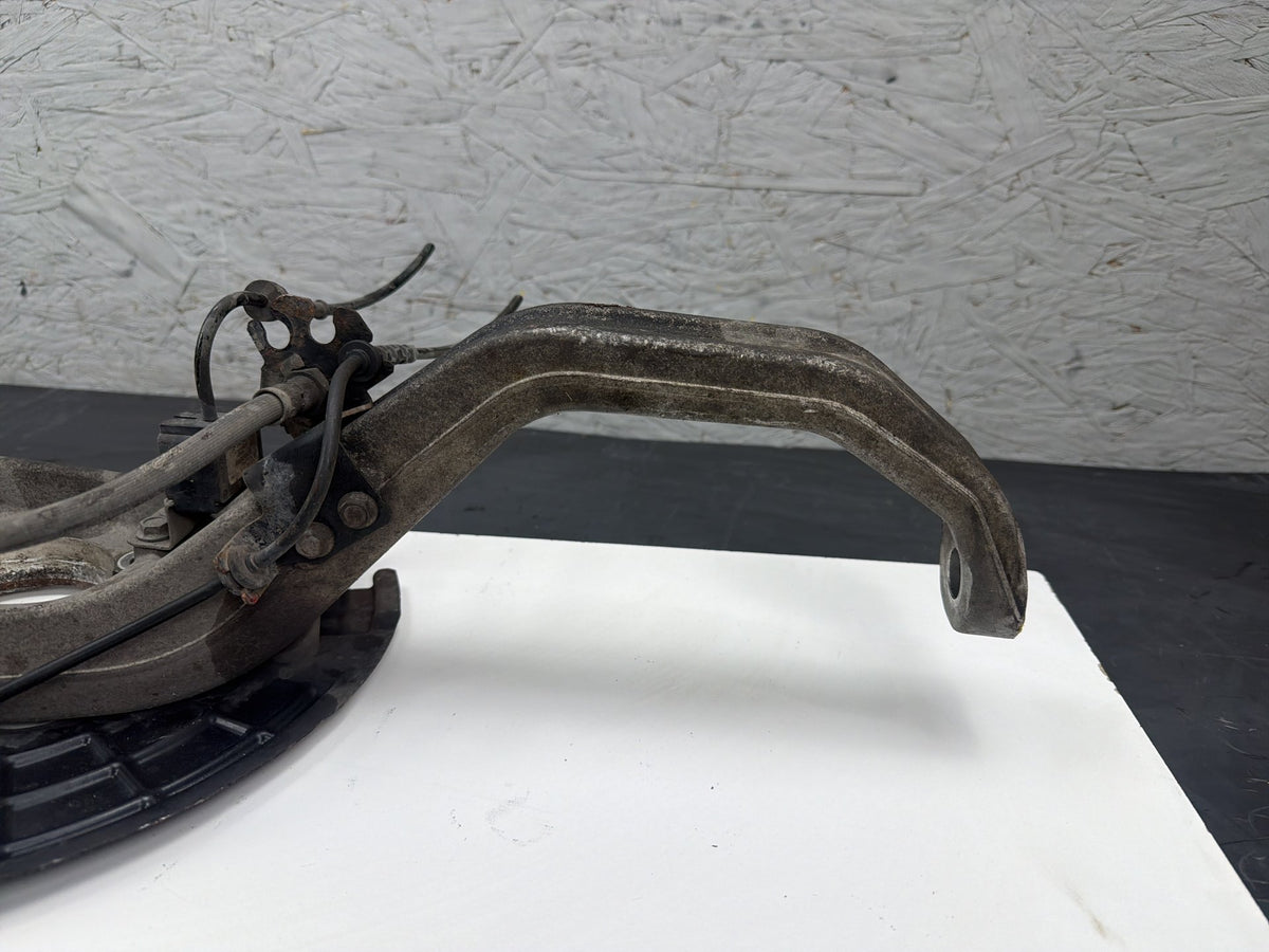 2014-2020 Maserati Quattroporte Front Front Left Side Steering Knuckle OEM