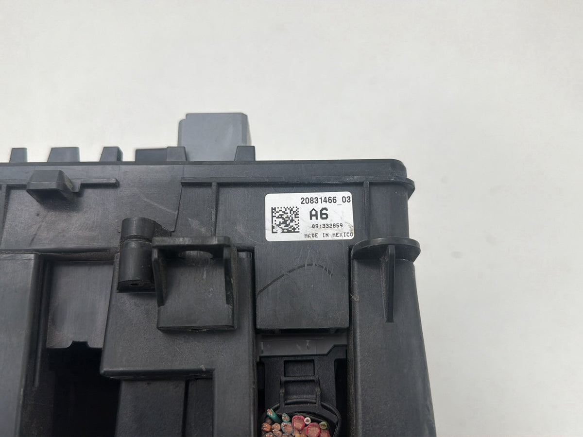 2010 Buick LaCrosse Fuse Box Relay Module 20831466 OEM
