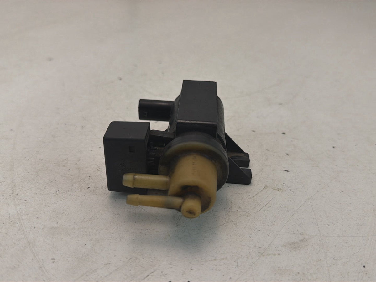 2011-2013 Mercedes-Benz S-Class W221 Pressure Transducer Vacuum Valve A0081535428 OEM