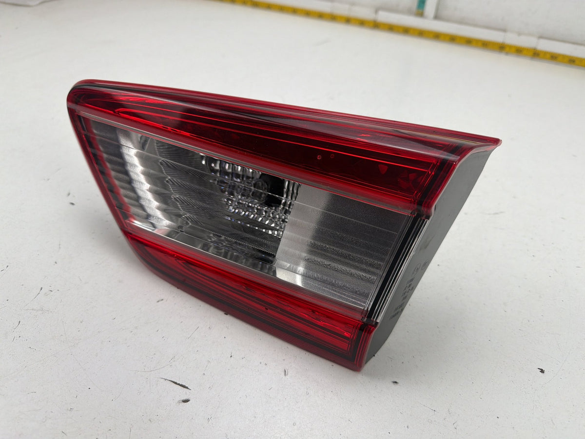 2017-2019 Subaru Impreza Right Passenger Side Inner Tail Light 84251-FL04B OEM