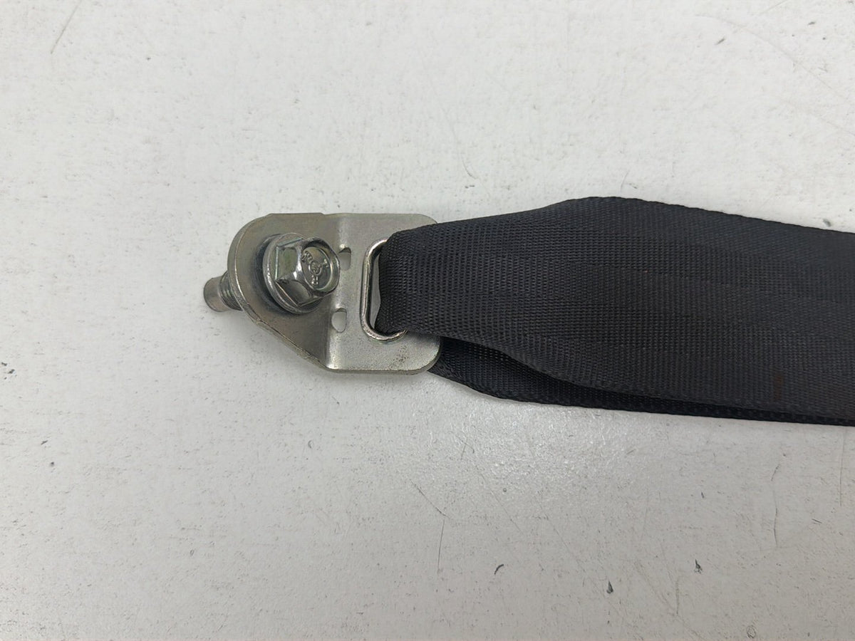 2008-2013 Infiniti G37 Rear Centre Seat Belt Buckle E034601 OEM