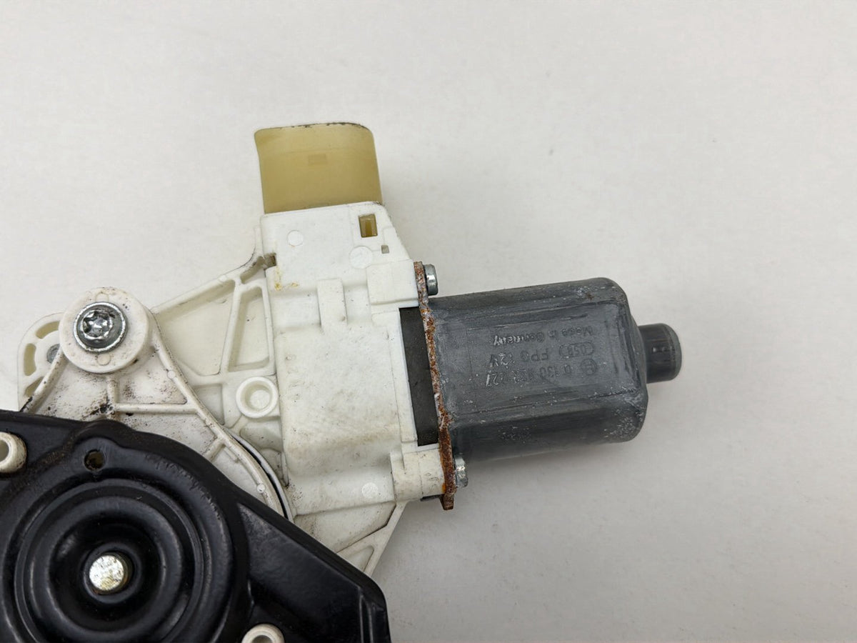2012-2014 BMW X1 E84 Right Front Window Regulator/Motor 2990294 OEM