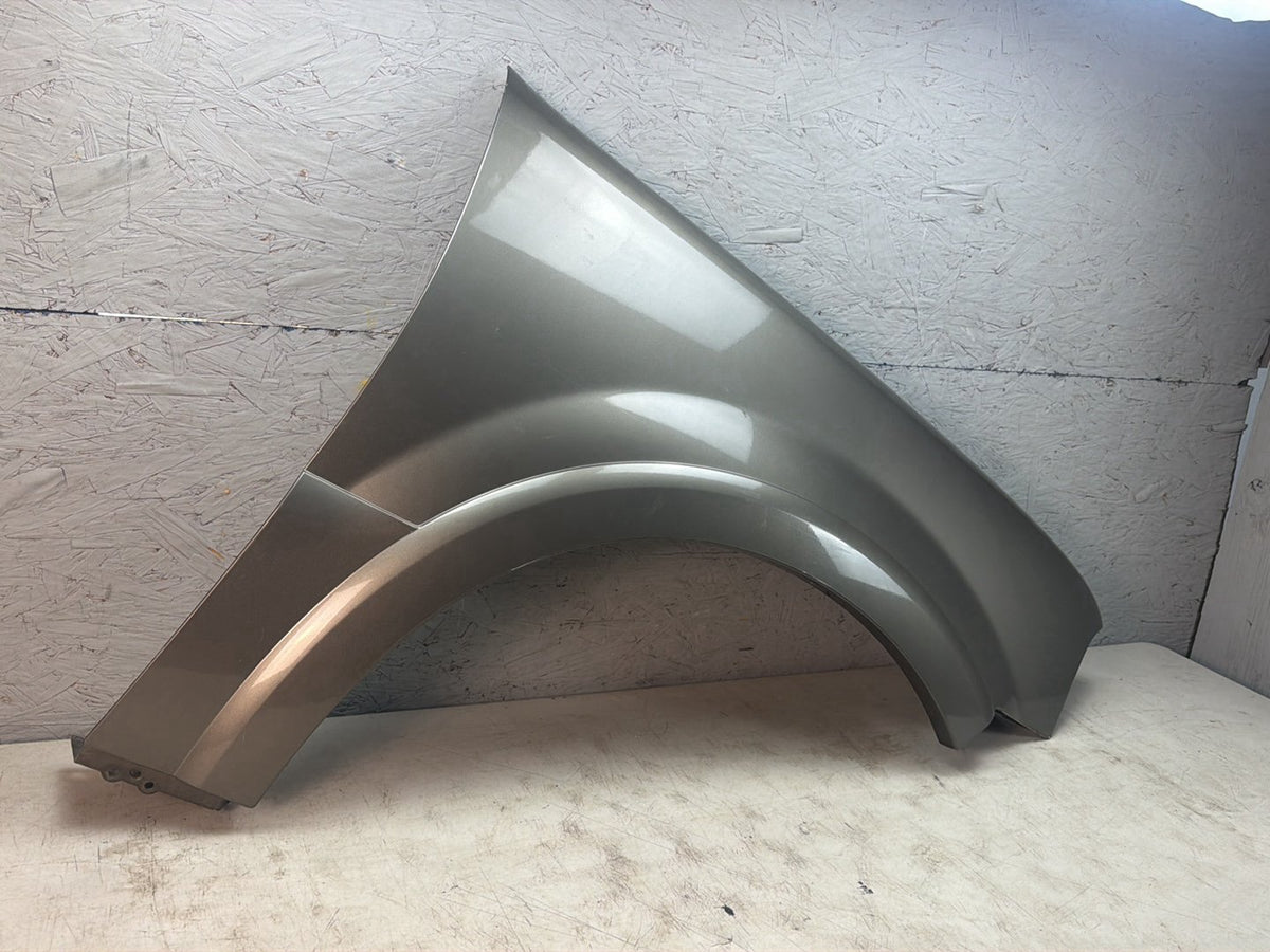 2003-2006 Lincoln Navigator U228 - Right Passenger Side Front Fender OEM