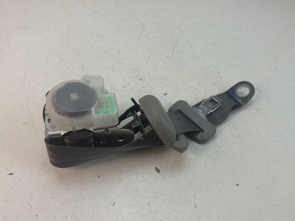 2015-2017 Toyota Sienna L30 - 3rd Third Row Rear Left Side Seat Belt A3867B OEM