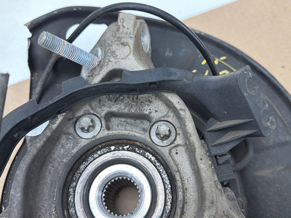 2007-2013 Mercedes S550 W221 Rear Left Spindle Knuckle Wheel Hub 2213502108 OEM