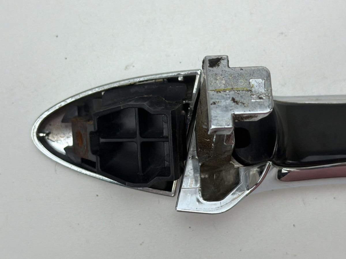 2007-2009 Lexus ES350 Front Right Exterior Door Handle Chrome 69210-33090 OEM
