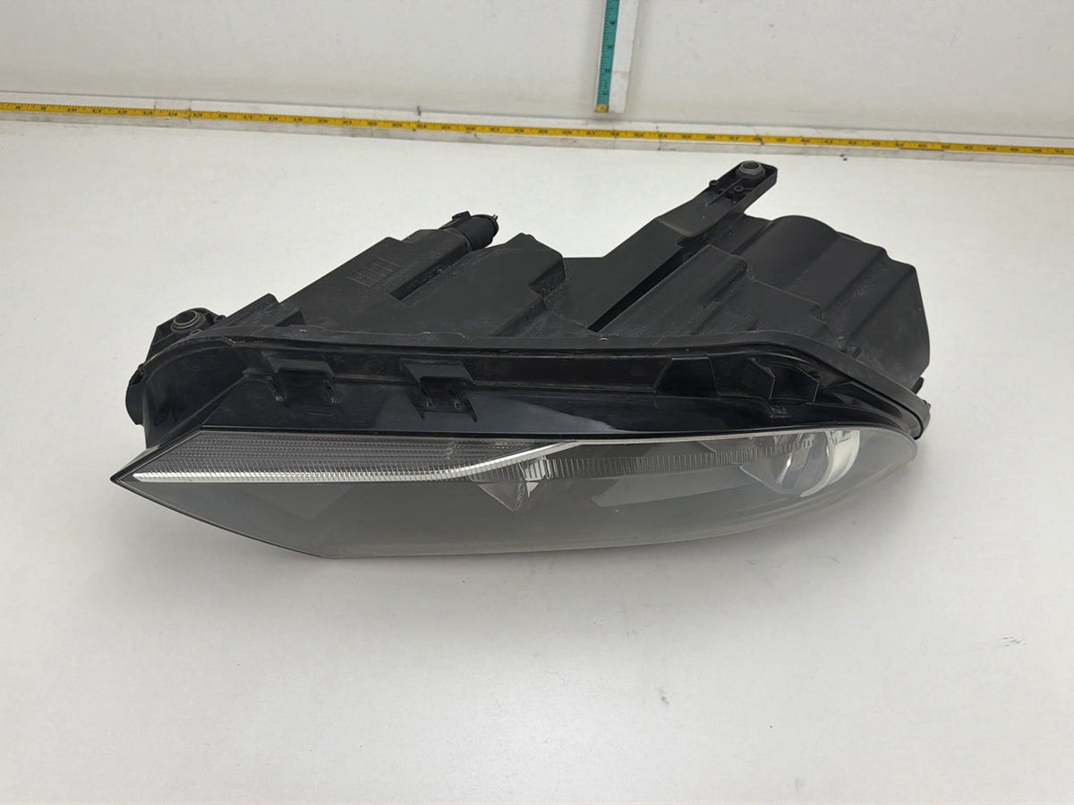 2013-2017 Volkswagen Tiguan Front Right Passenger Side Headlamp 5N941006B OEM
