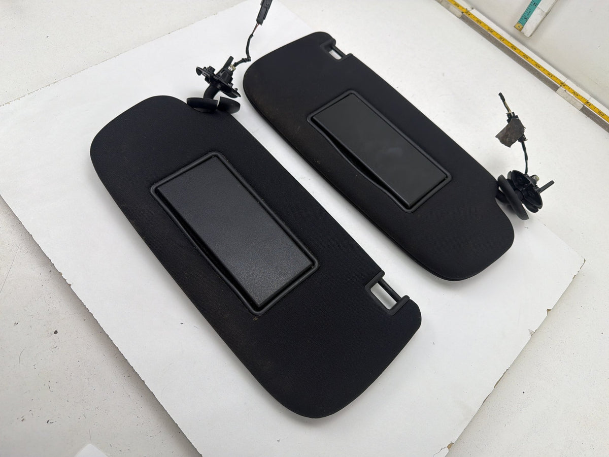 2014-2021 Jeep Grand Cherokee Left Right Illuminated Sun Visors Pair OEM