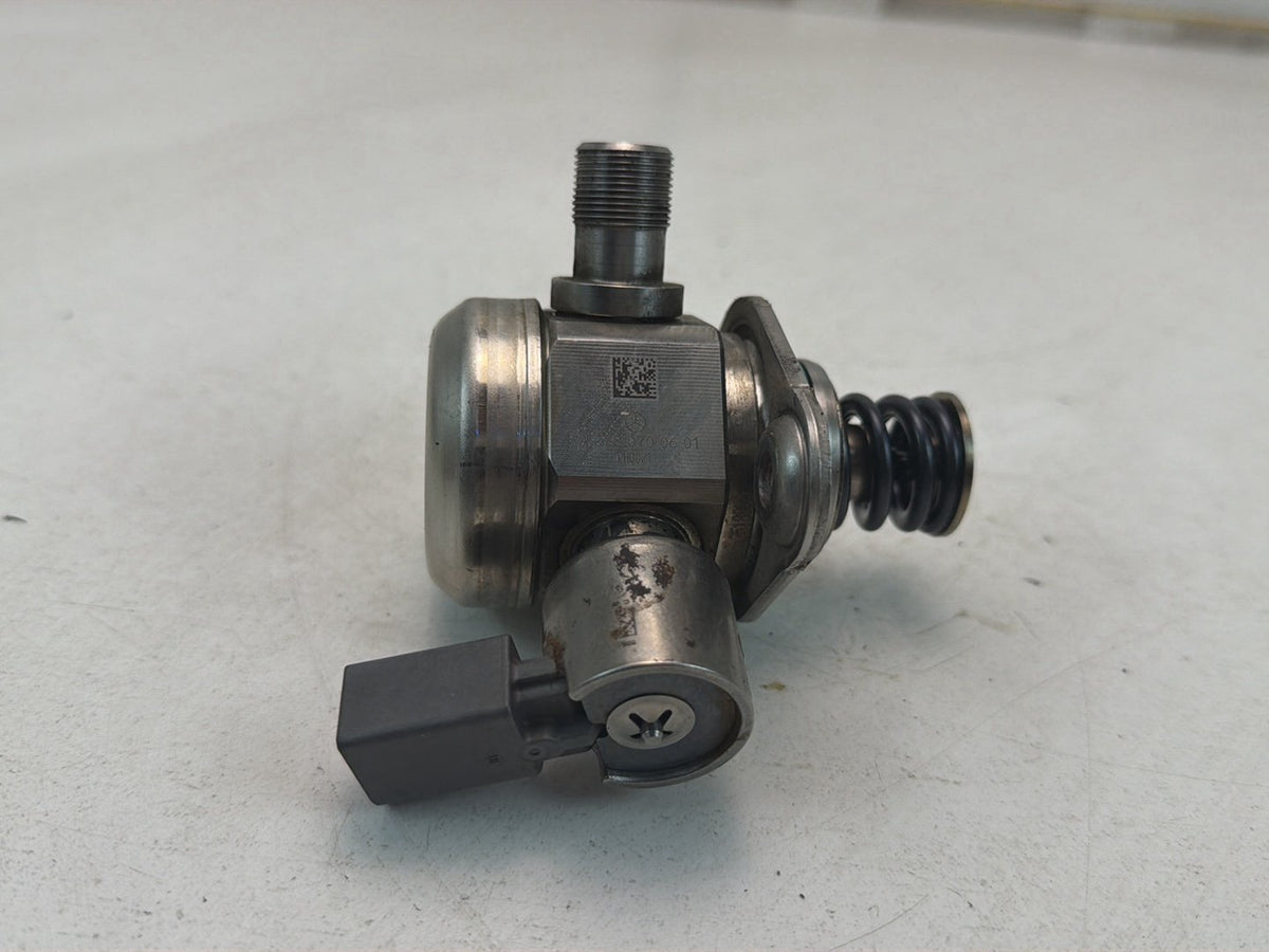2012-2015 Mercedes-Benz S-Class W221 Right High Pressure Fuel Pump A2780700601 OEM