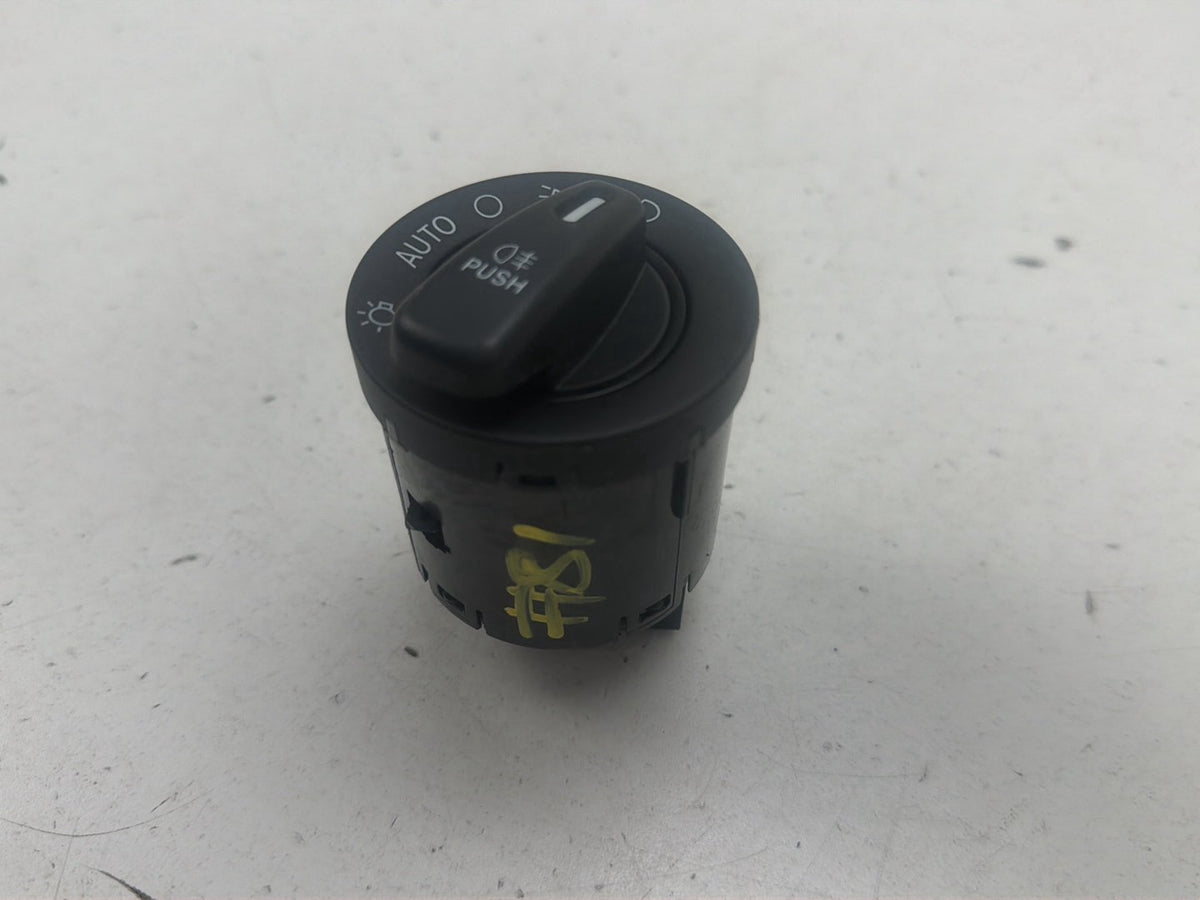 2014-2017 Maserati Ghibli III M157 Front Dash Headlight Control Switch 670019822 OEM