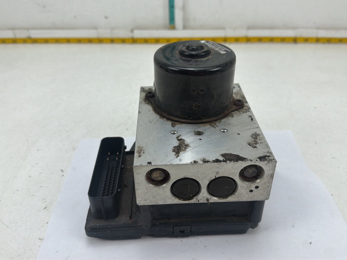 2000-2003 Audi TT Front Engine Compartment Anti-Lock Brake ABS Pump Unit OEM