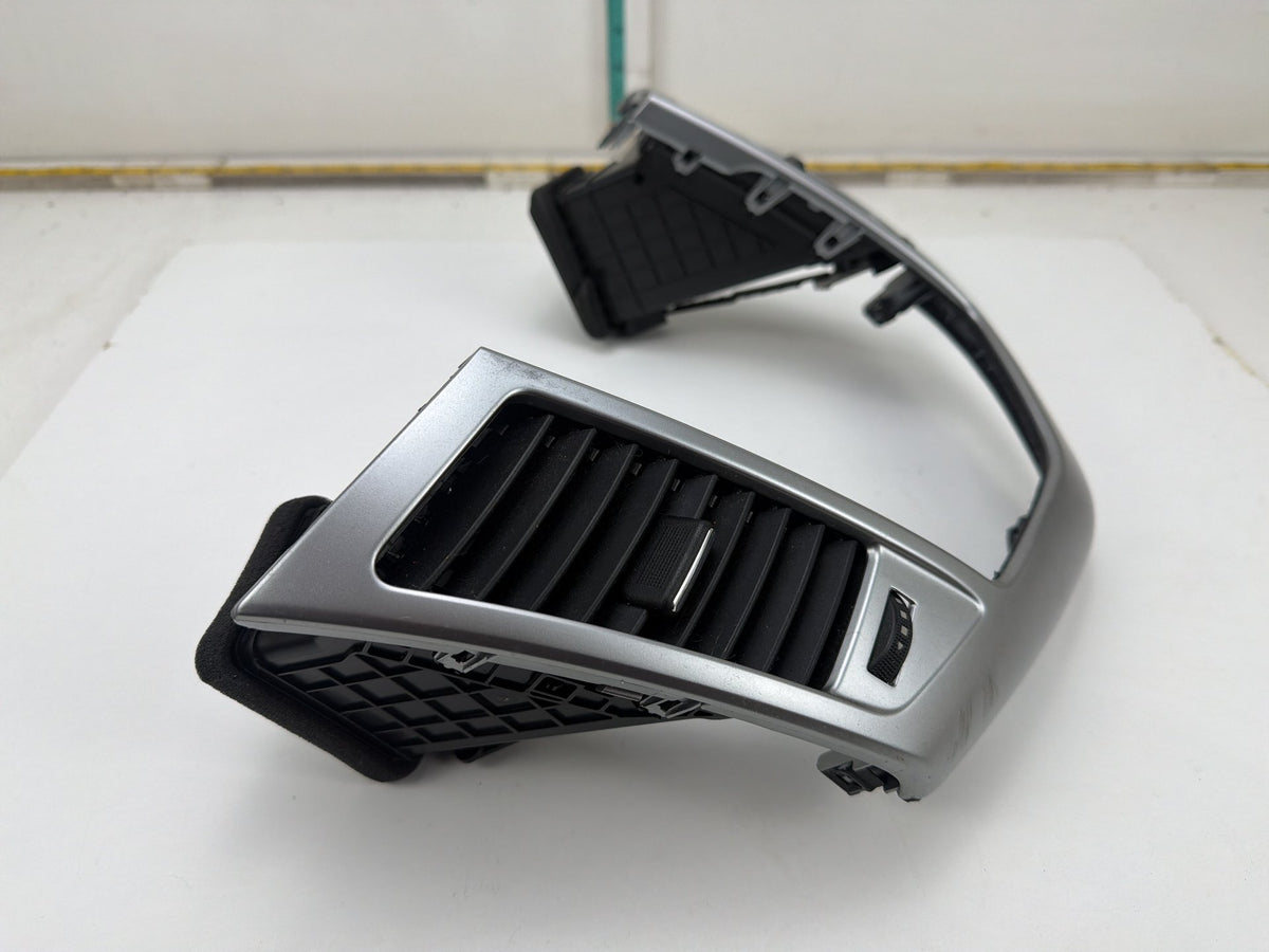 2011-2016 Chevrolet Cruze J300-Dash Air Vents Radio Bezel Trim 94567907 OEM