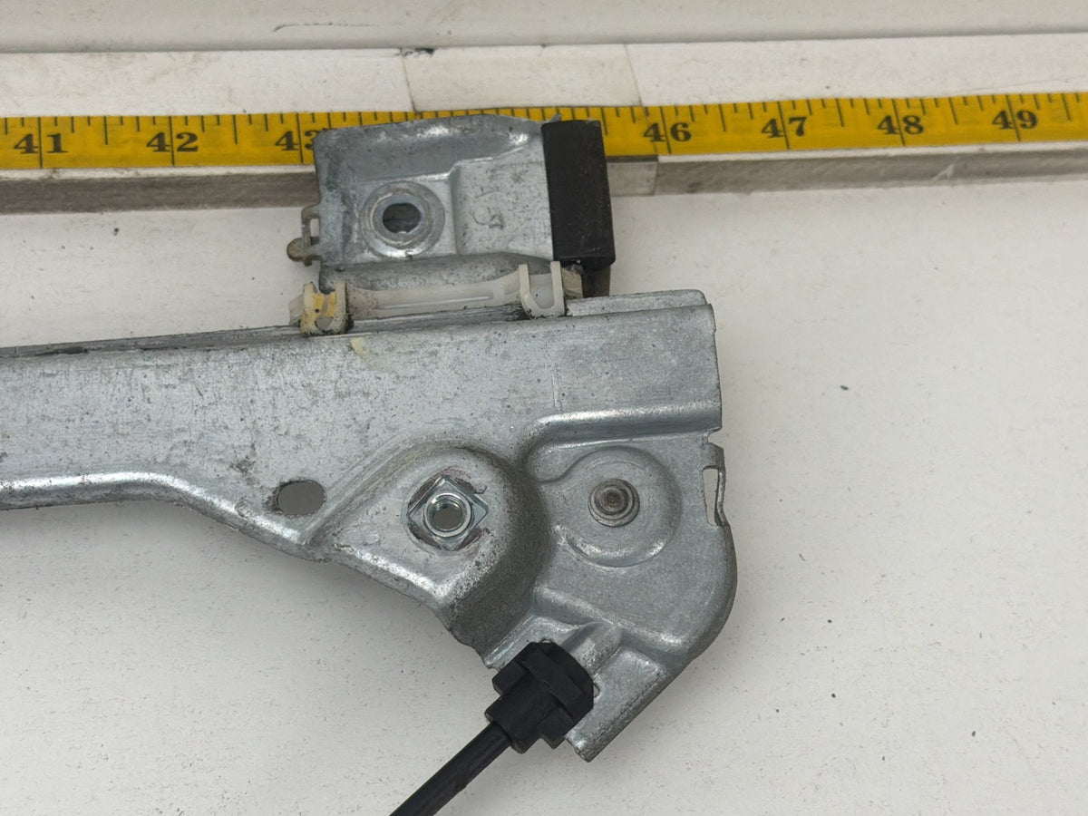 2007-2014 GMC DENALI GMT900 Front Left Side Power Window Regulator W/ Motor OEM