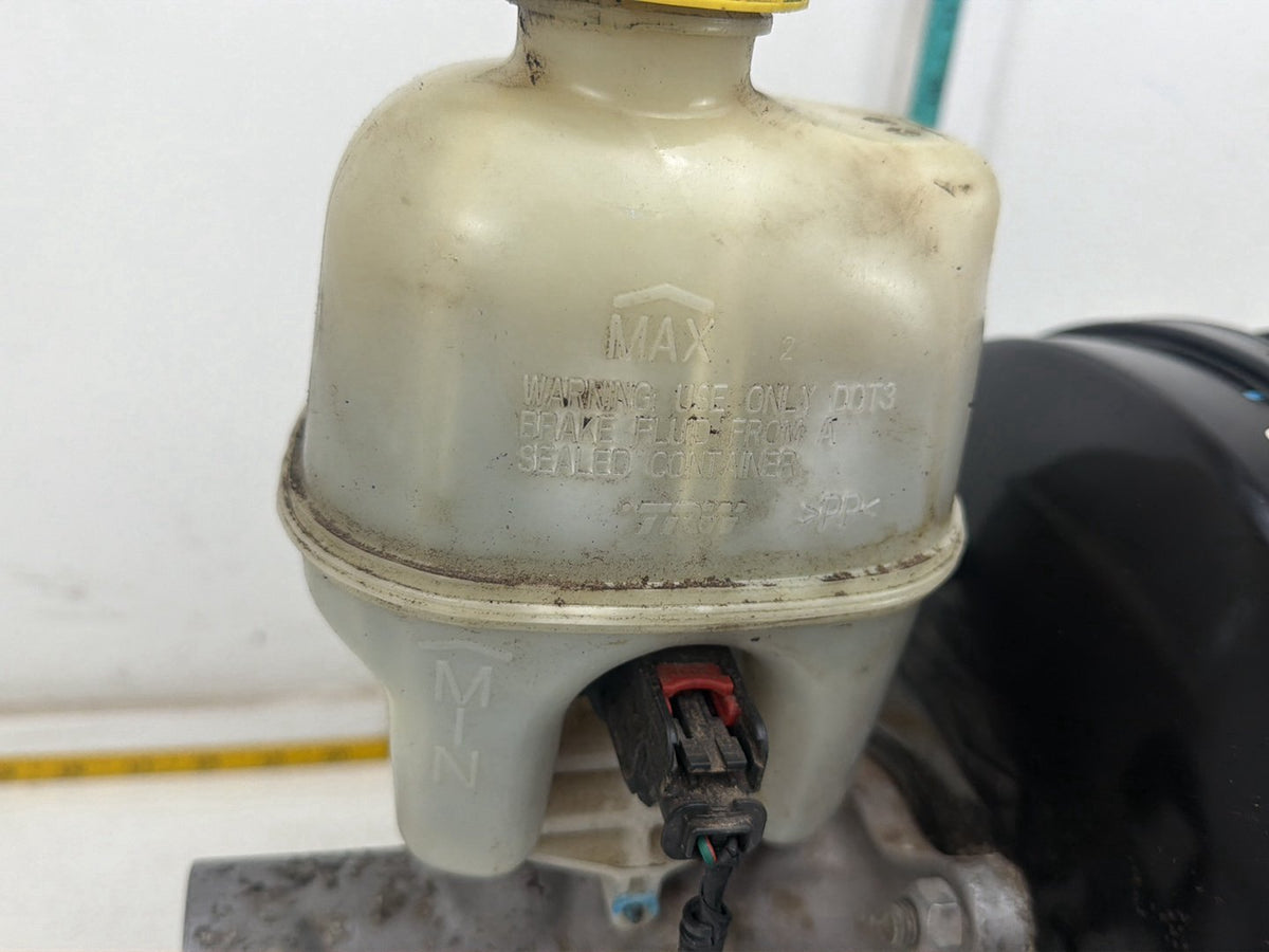 2013-2018 Ram 1500 Power Brake Booster Master Cylinder Fluid Reservoir OEM