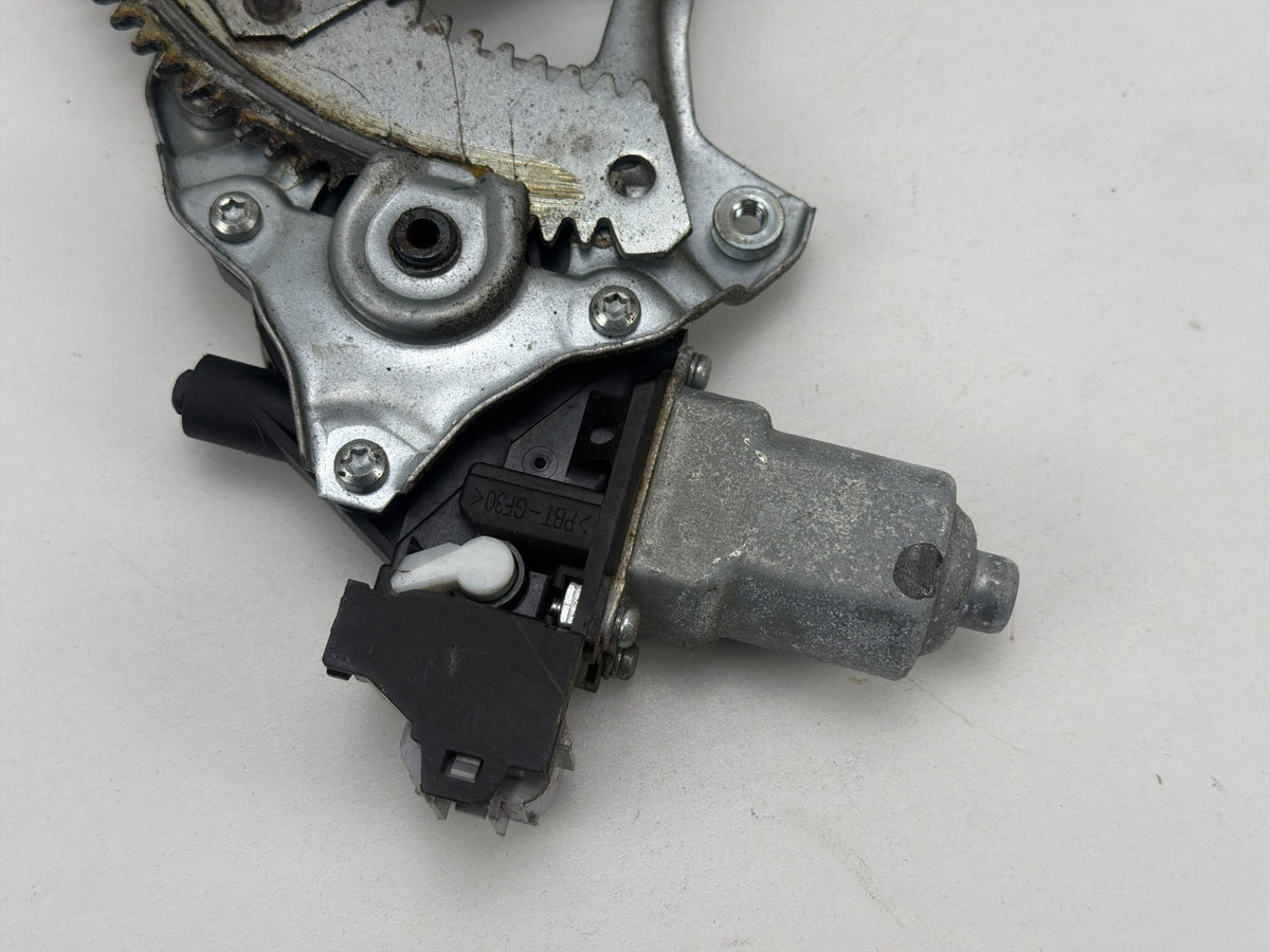 2013-2019 Nissan Sentra Right Rear Window Regulator/Motor 82730-3TA2A OEM
