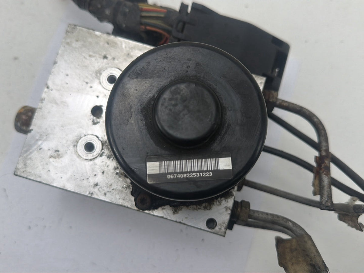 2003-2006 Lincoln Navigator ABS Anti-Lock Brake Pump Modulator Unit OEM