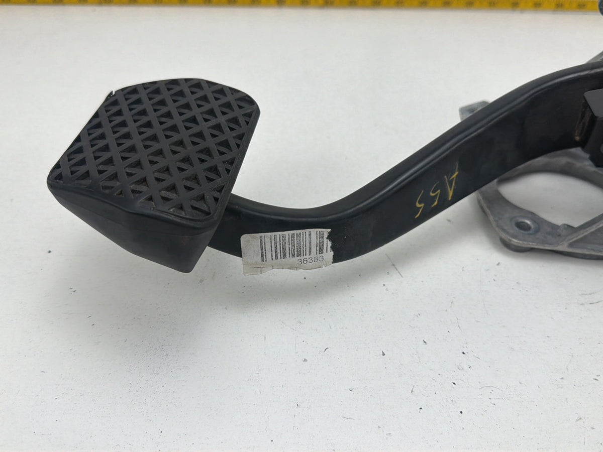 2009-2013 BMW 328i xDrive E90 Foot Brake Pedal Assembly 35006751975 OEM