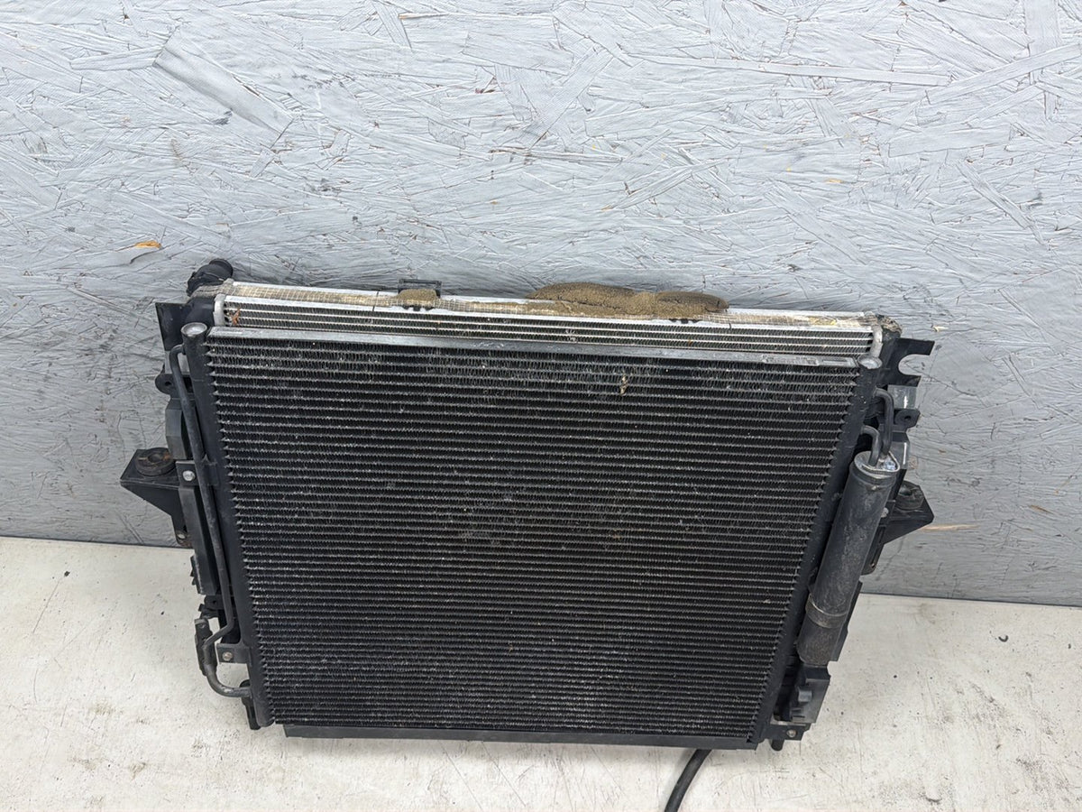 2010-2013 Range Rover Sport L320 5.0l V8 Engine Cooling Radiator OEM