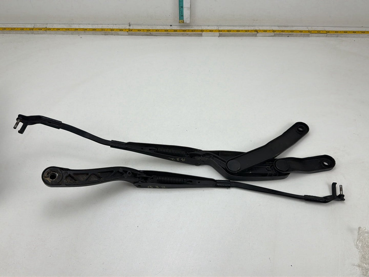 2010-2013 Mercedes-Benz E-Class Front Left and Right Side Wiper Arm Set OEM