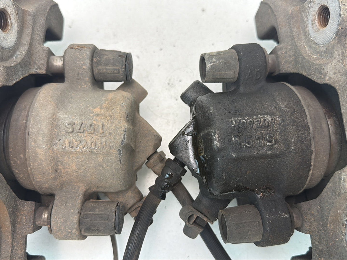 2014-2016 BMW 228i F22 Front Left & Right Brake Calipers Set W/Bracket OEM