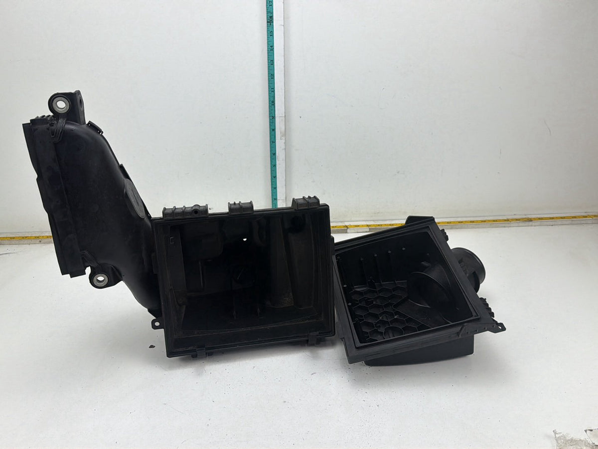 2013-2016 Lincoln MKZ Engine Air Cleaner Intake Housing Box DS73-9A600-AC OEM