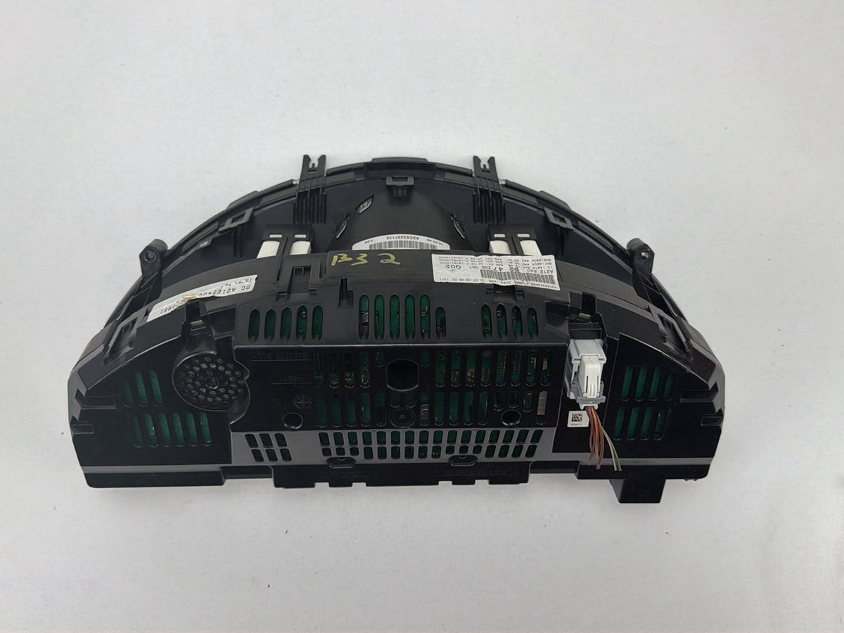 2010-2013 Mercedes-Benz E-Class-Instrument Cluster Speedometer A2125409247 OEM