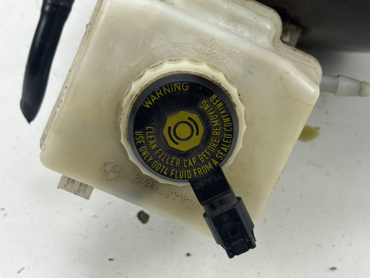 2007-2013 BMW X5 Power Brake Booster Master Cylinder w/ Reservoir 6791409 OEM