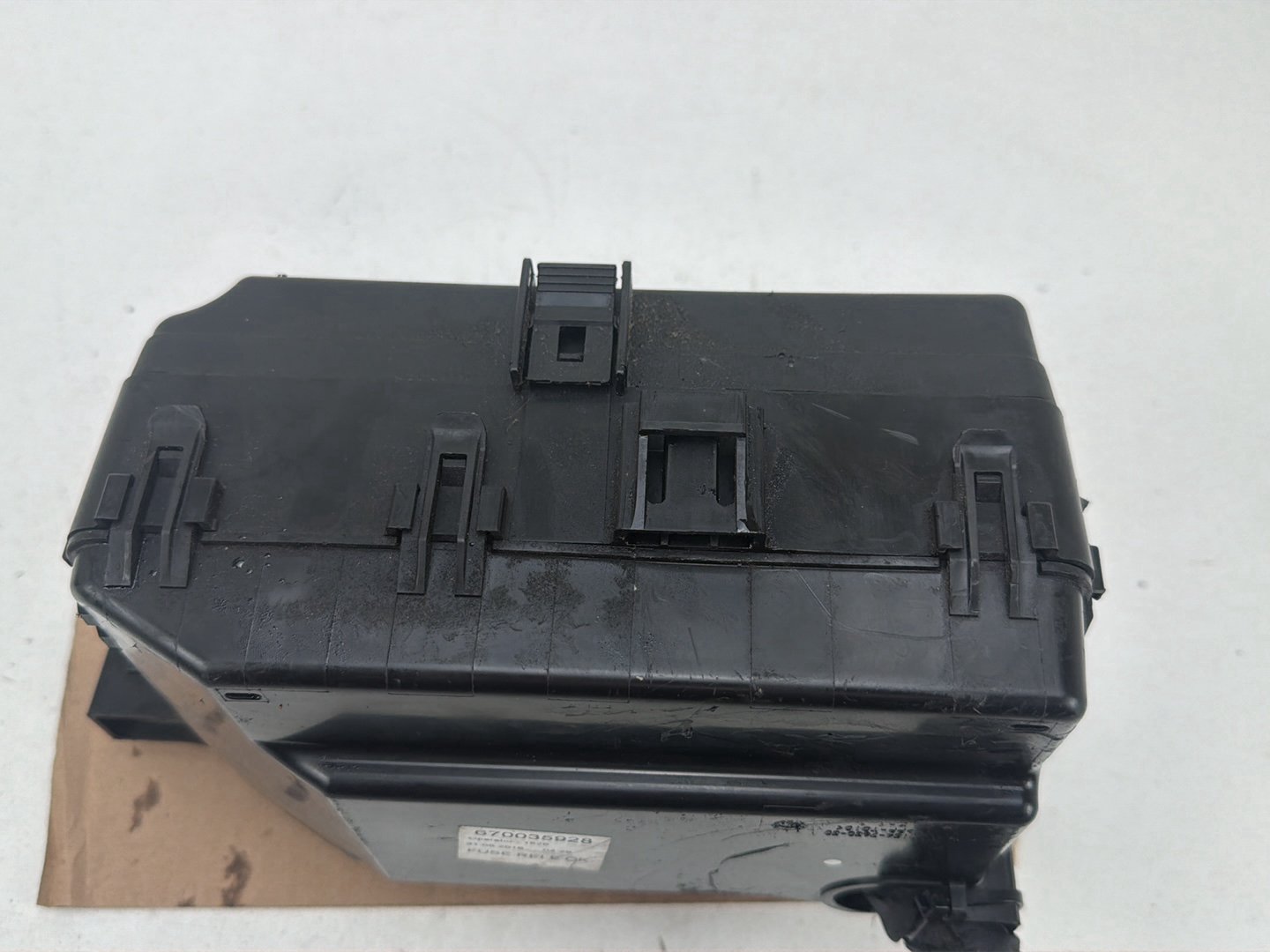 2014-2017 Maserati Ghibli Engine Bay Outer Fuse Relay Box Lid Plastic Cover OEM