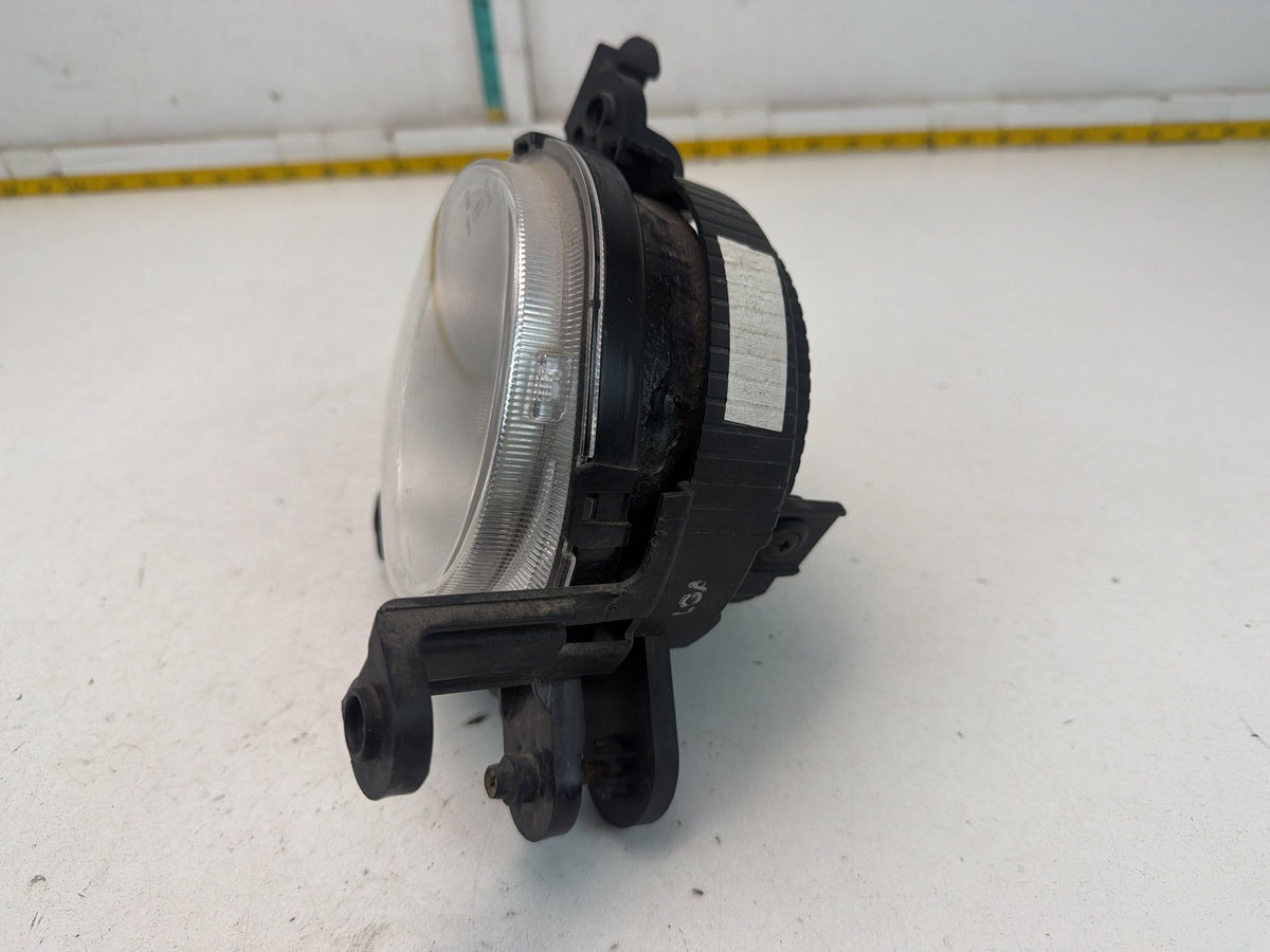 2014-2016 Kia Soul Front Right Bumper Passenger Side Fog Light Lamp 92202-B2 OEM