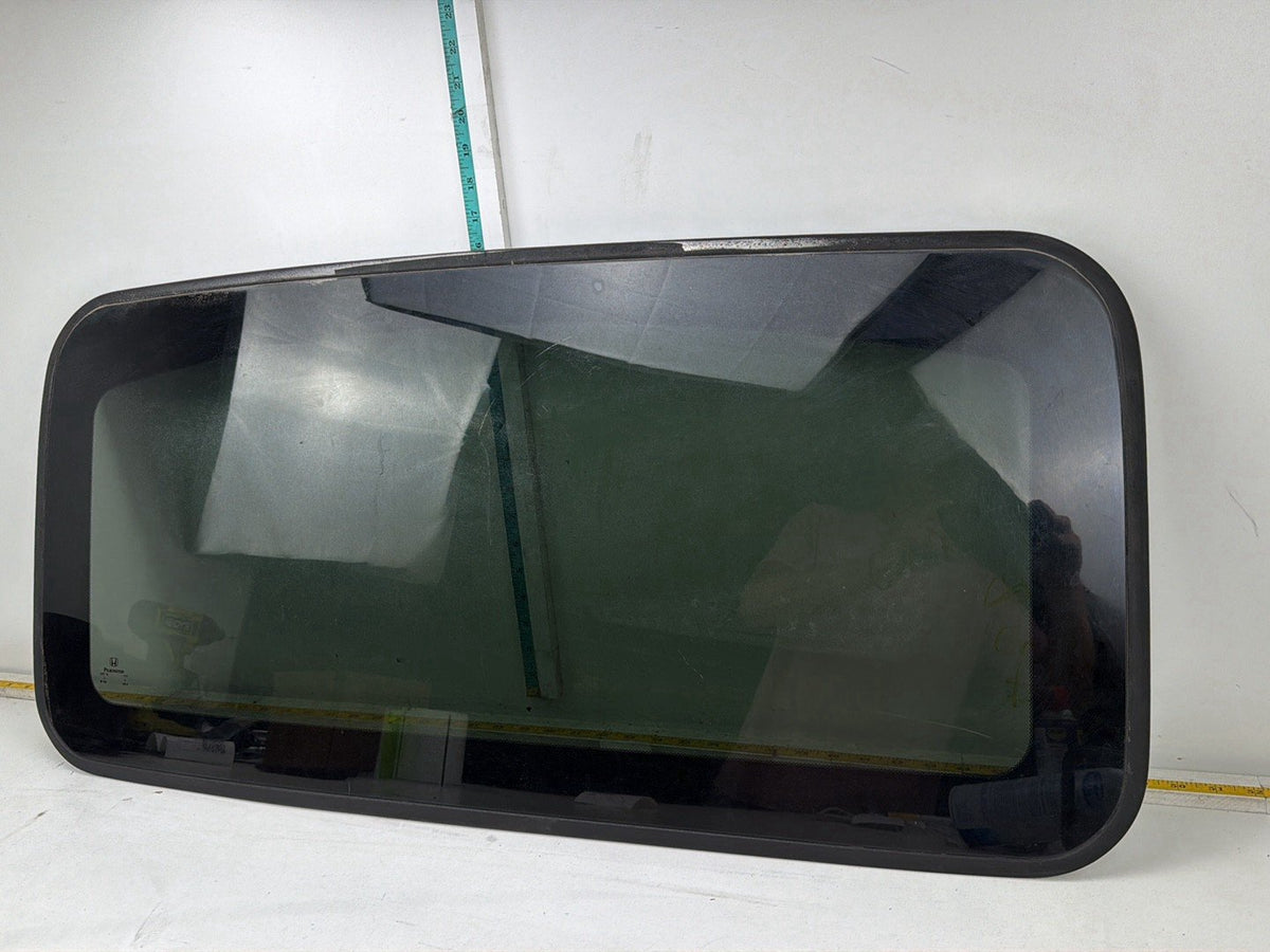 2005-2010 Honda Odyssey Sun Roof Moon Roof Glass 70200SHJA41 OEM
