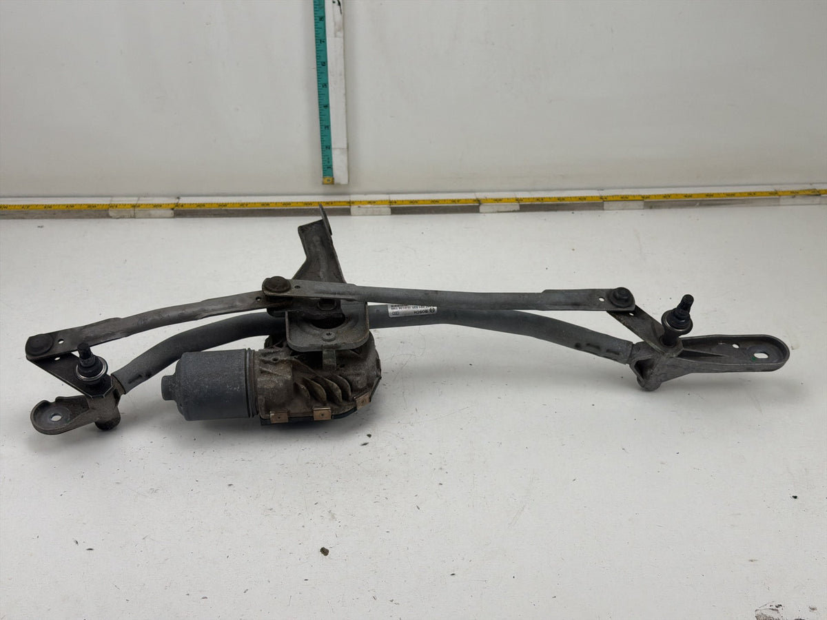 2014-2016 BMW 535i 550i xDrive F10 Front Wiper Motor Assembly 61617308771 OEM